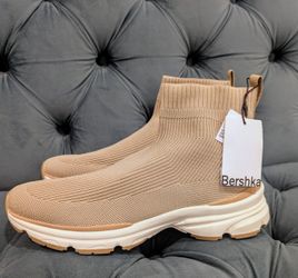 Bershka Sock style high Top Sneakers/ Size 9