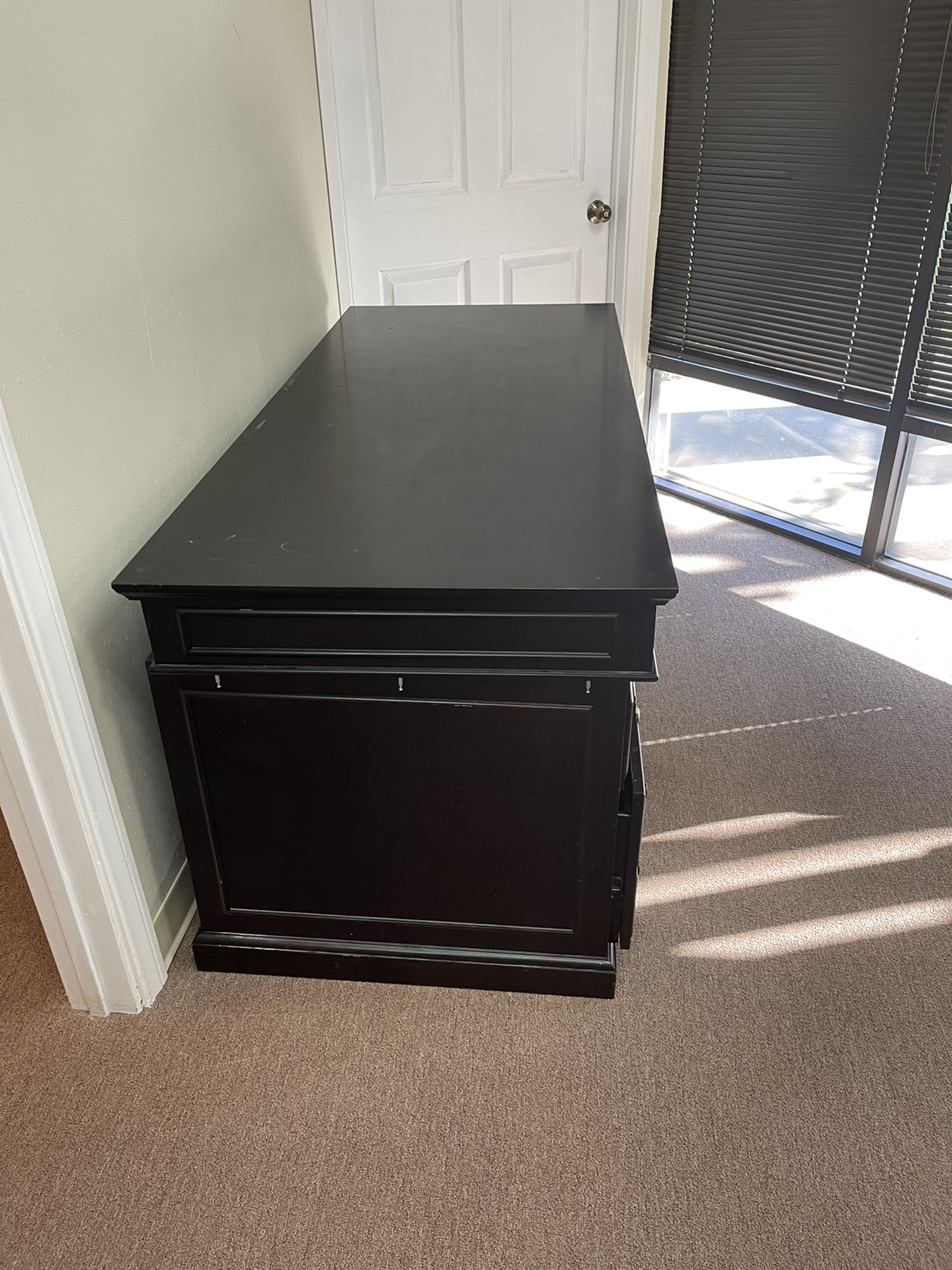 Bombay Executive Desk for Sale in Orange, CA OfferUp