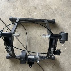 Bicycle trainer