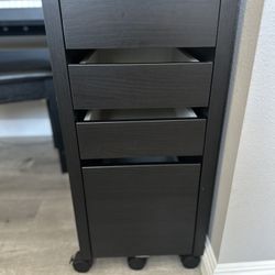 Portable file cabinet 