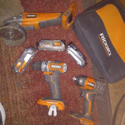 Rigid Combo Kit And Mini Shop-vac