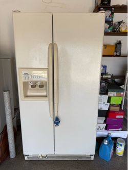 Kenmore side by side with water filter and ice maker