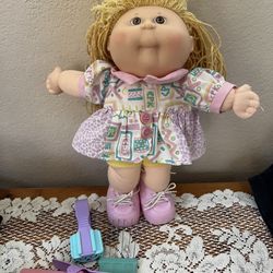 Vintage 1991 Hasbro Cabbage Patch Kids Pretty Crimp N Curl First Edition Doll