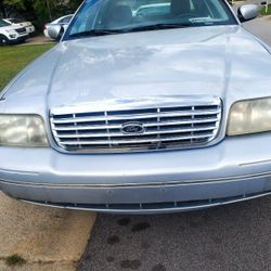 03 Crown Victoria
