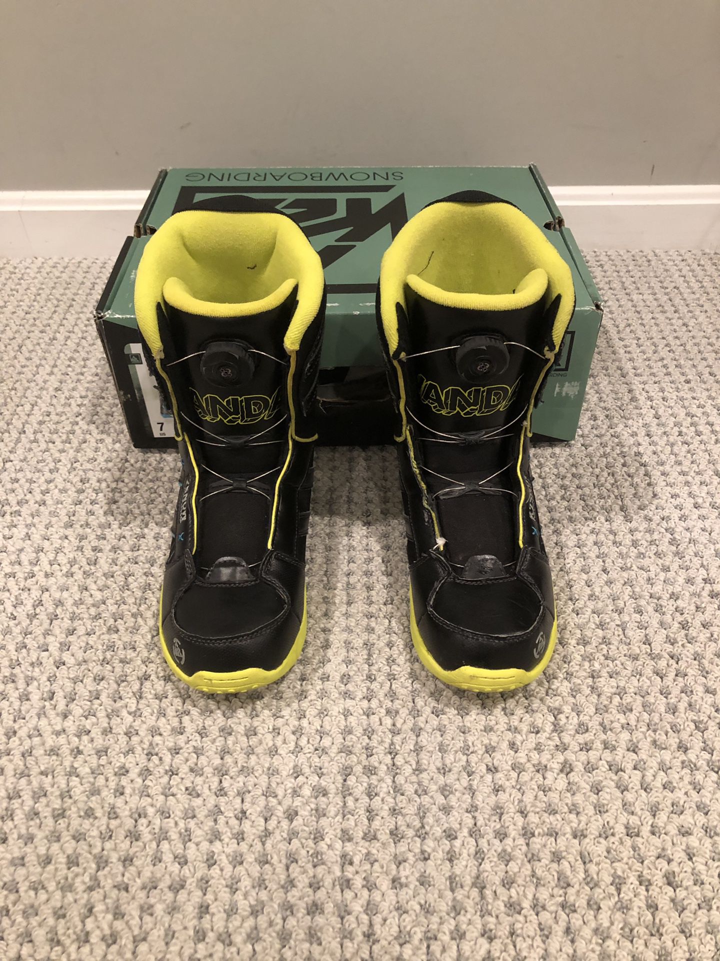K2 Vandal Snowboard Boots - Boy's/men's size 7 by K2 Snowboarding