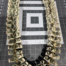 Graduation leis / collares de graduación