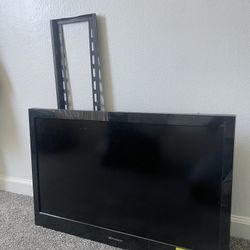 Emerson TV with Mount