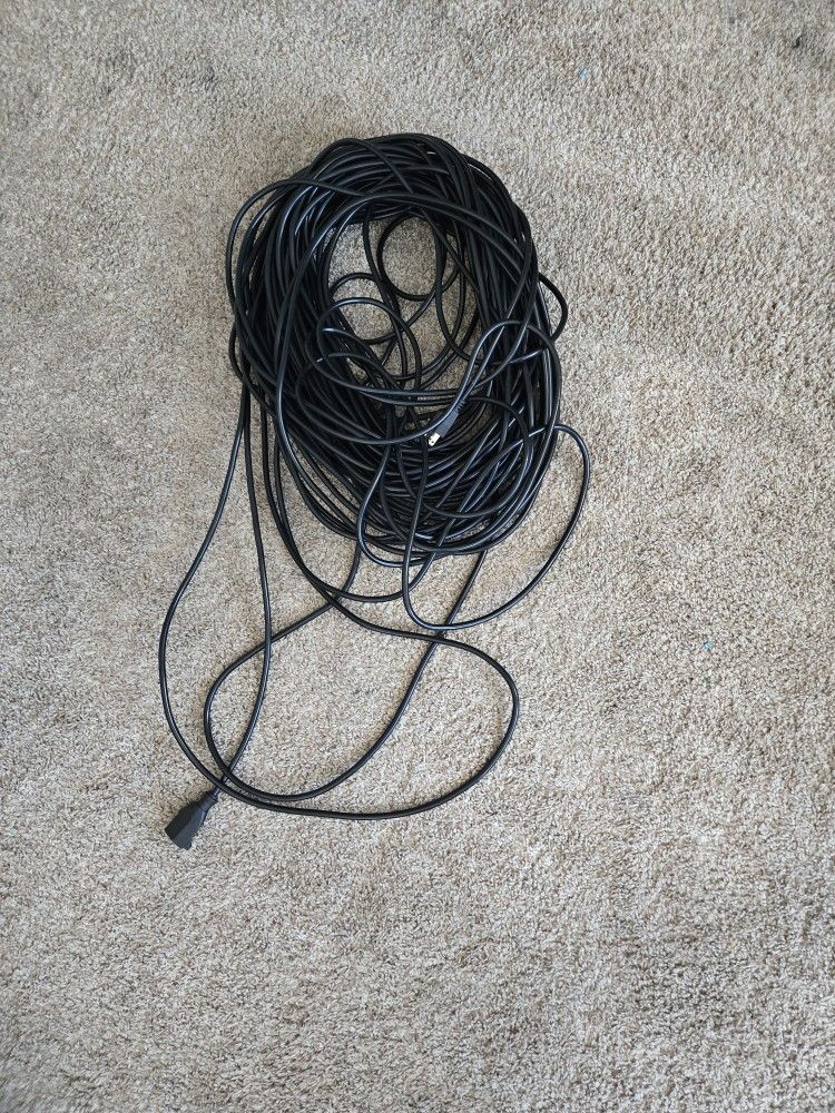 200 Feet. 16/3. Heavy Duty Extension Cord.