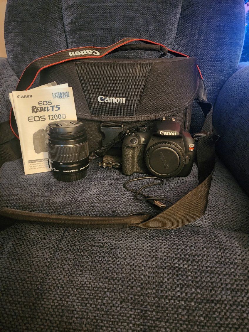 Canon T5 With Extras Like New