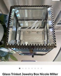 Nicole Miller MONOGRAMMED “M” Glass Crystal Jewelry Trinket Box Like NEW