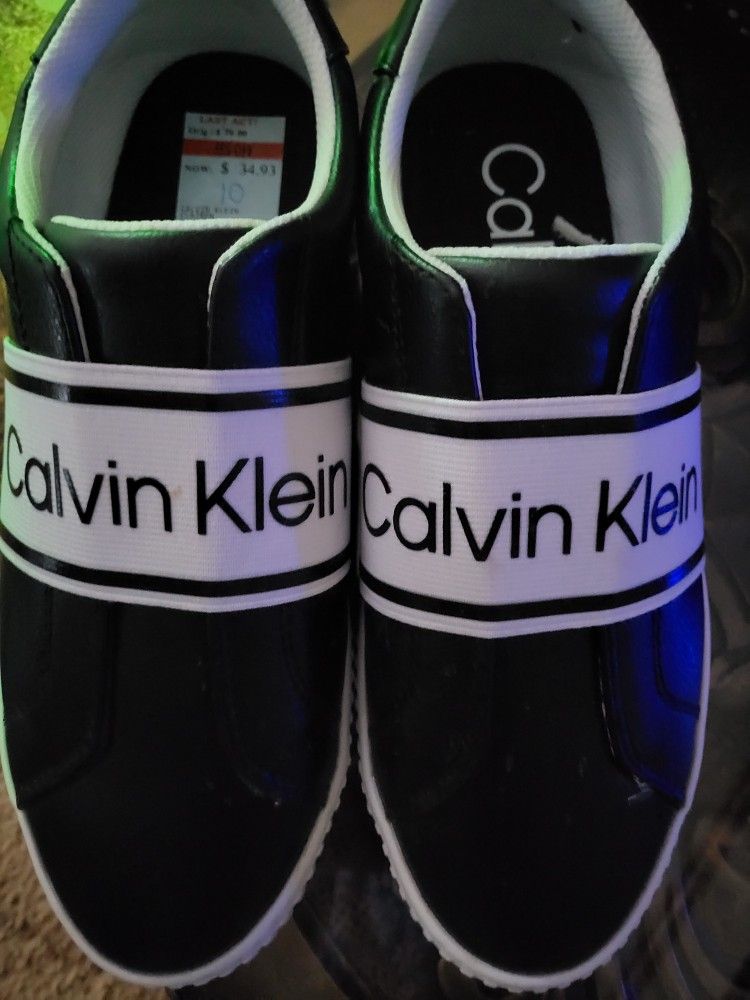 CALVIN KLEIN LEATHER SNEAKERS NEW LADIES 10