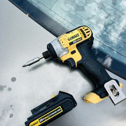 Impact drill It doesn't come with a charger, the battery is dead, I have no way to charge it