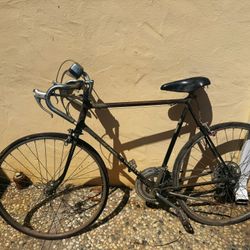Vintage Schwinn Varsity Road Bike - Classic 10 Speed 1970’s