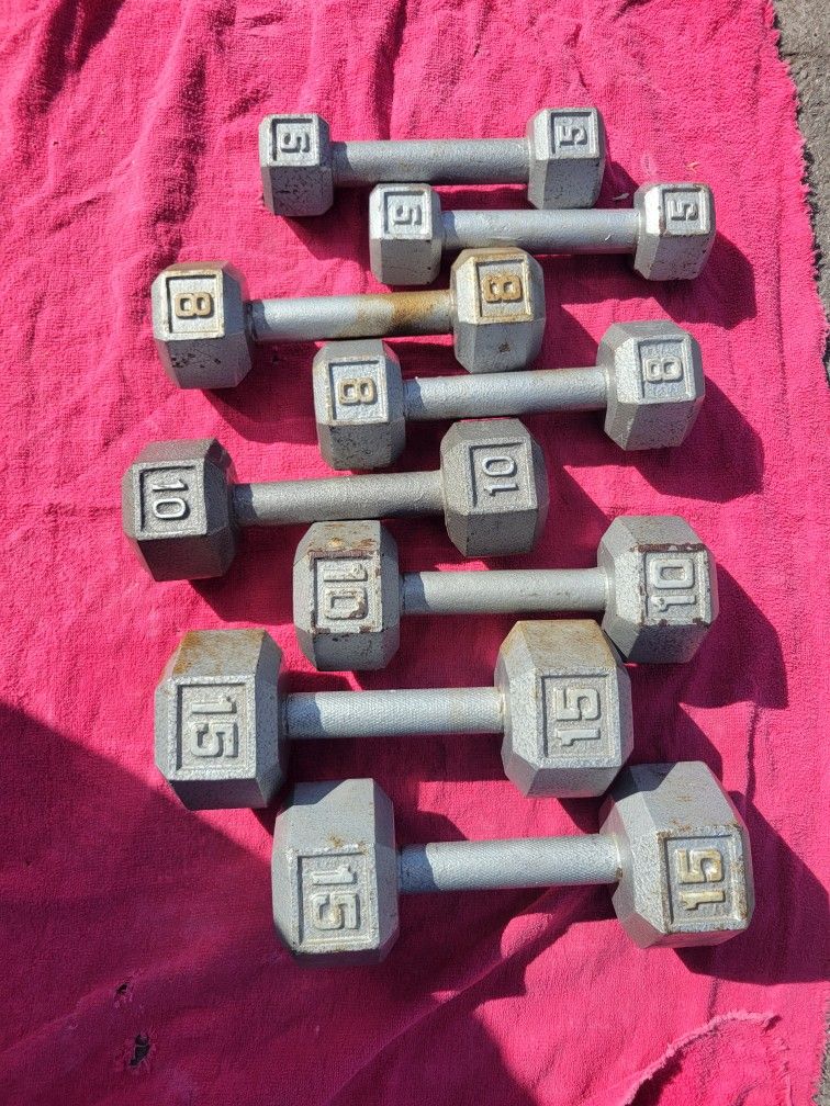 SET OF 15s. 10s. 8s. 5s. HEXHEAD DUMBBELLS TOTAL 76LBs
11525 S HALSTED DUNKINDONUTS/7111.S WESTERN WALGREENS
60$ CASH ONLY AS IS