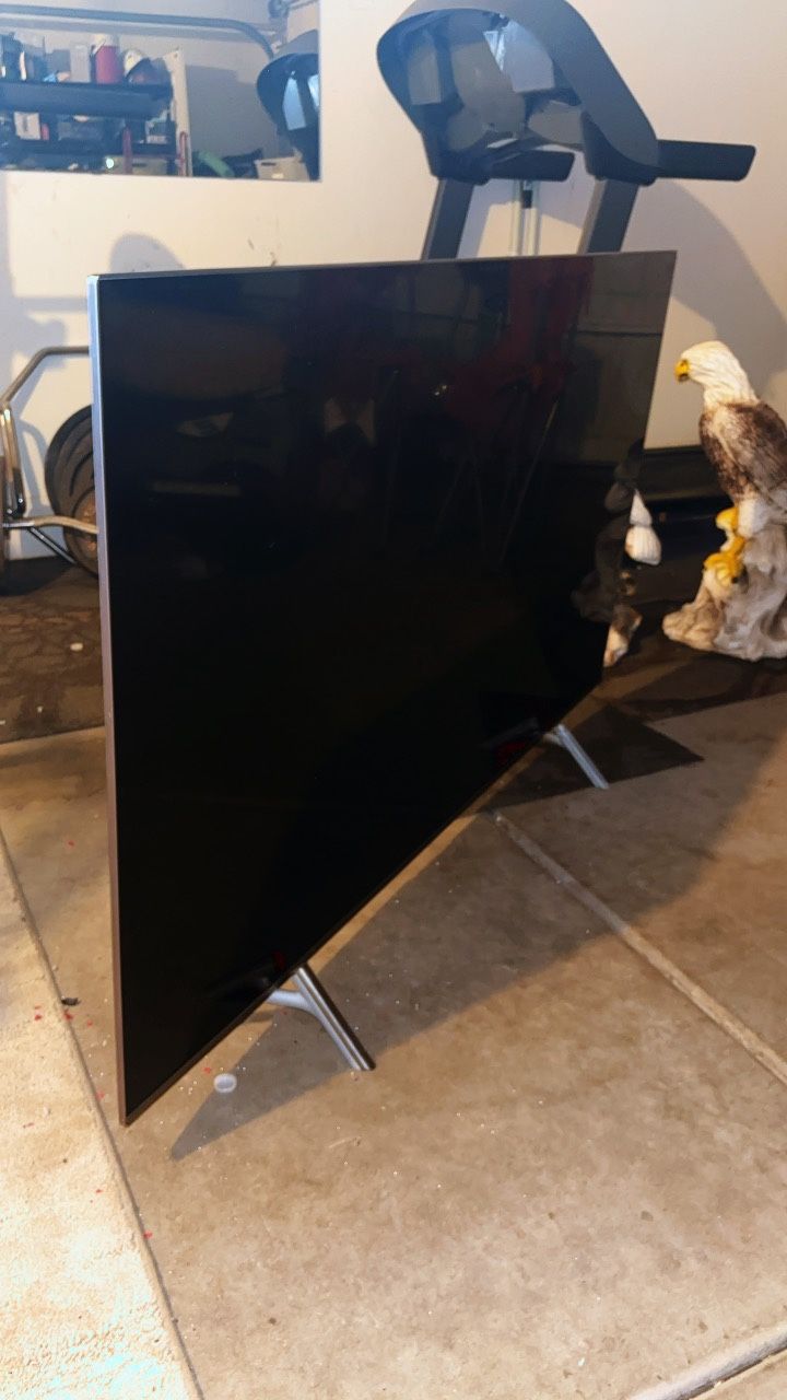 Samsung 65” 4K Smart TV – Like New!
