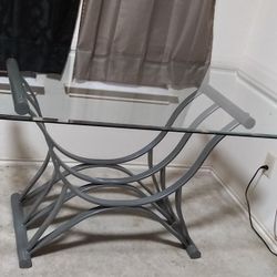 Nice Glass Table with Stand. 5×3, 4in