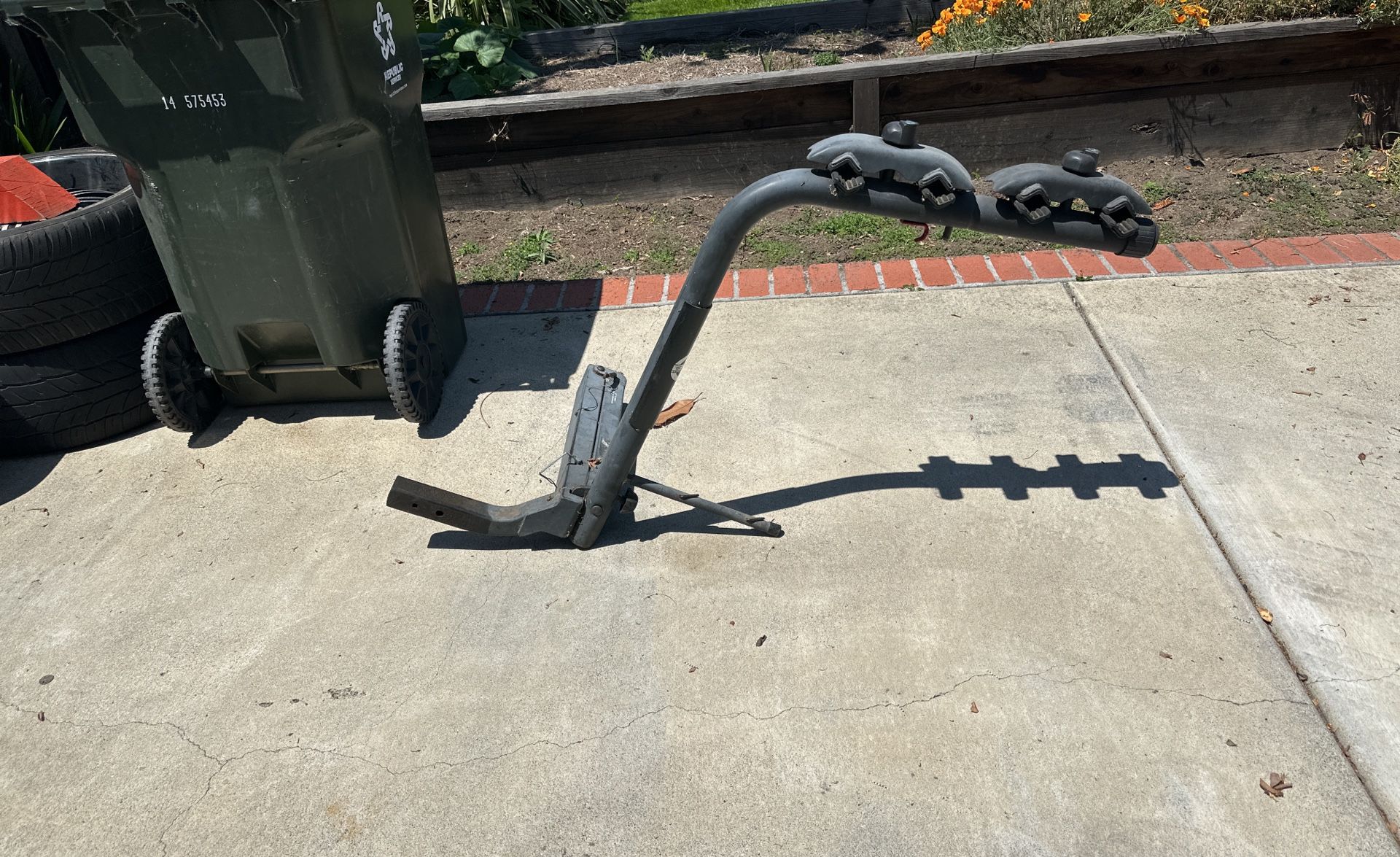 Bike Rack Holds 4 Bikes Swings Open With Key