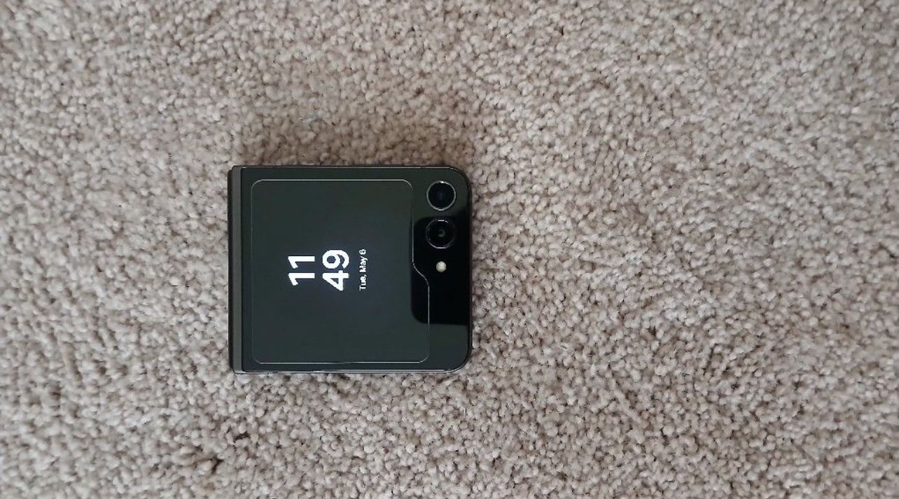 Samsung Galaxy Z Flip 5 Factory Unlocked