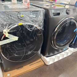 BRAND NEW WASHER & DRYER SET 