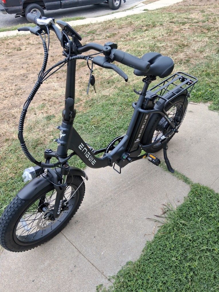 Adult Electric Bike Please Read 400$ Today Only