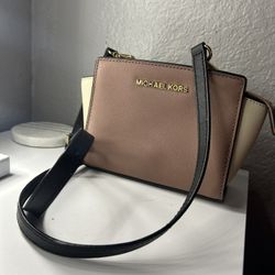 Micheal Kors Selma Mini Crossbody 