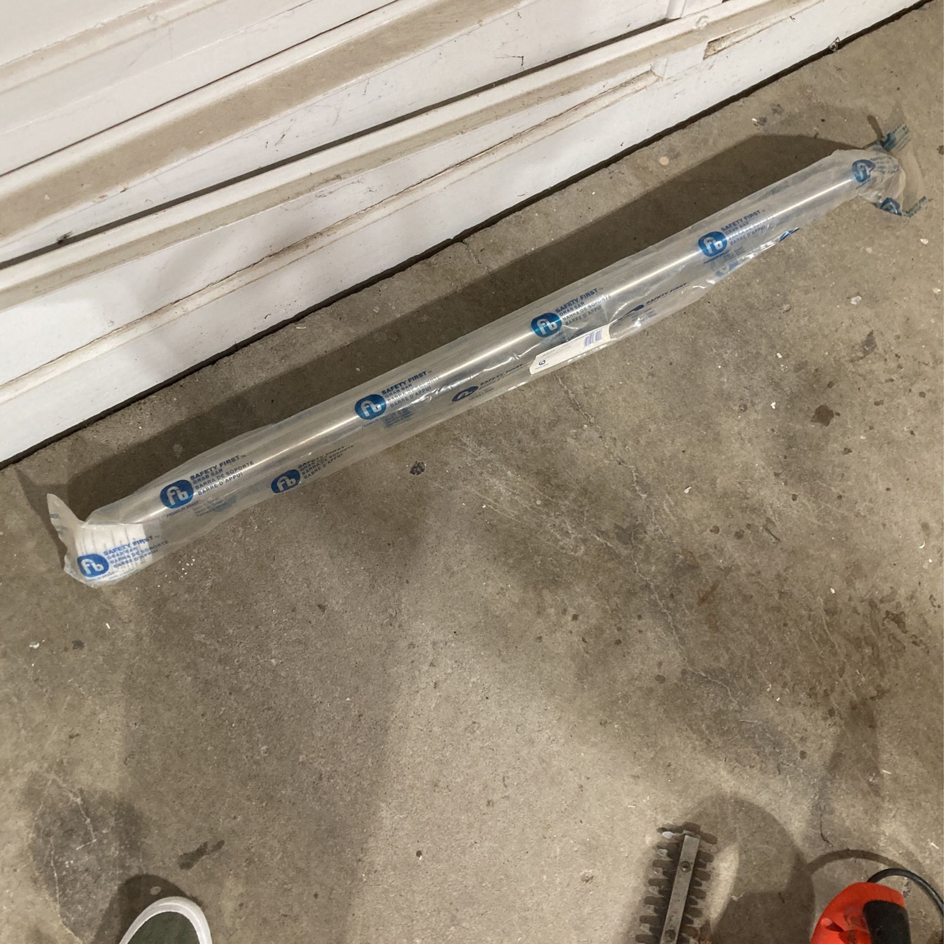 Grab Bar