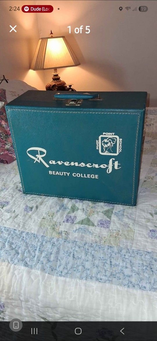Vintage Ravenscroft 1980s beauty school case with books, personal notes, and supplies