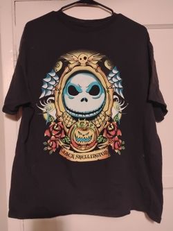 Hot Topic Jack Skellington graphic tee, size XL. Never worn, only tried on. Excellent condition with no stains, holes, or fading. Smoke-free home.