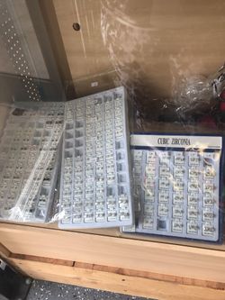 Diamond earring / diamond rings