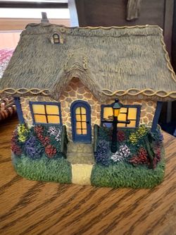 Thomas Kinkaid -Ceramic  Candlelight Cottage to cover over a night light