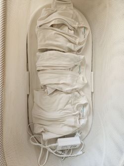 Happiest Baby SNOO Smart Sleeper Bundle