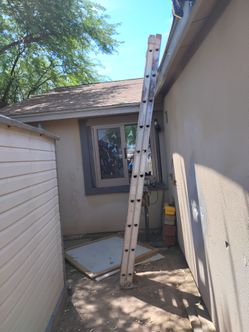 Ladders and a appliance dolly 100$