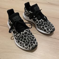 Women’s Adidas Swift Running Shoes (Size 5.5)