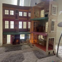 Big playhouse For Dolls