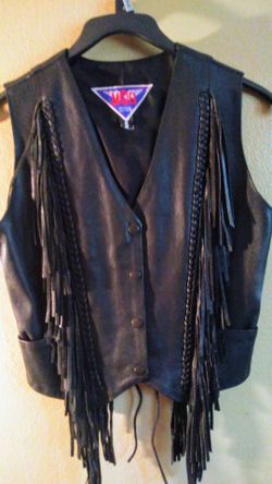 LEATHER VEST SIZE SMALL WOMEN