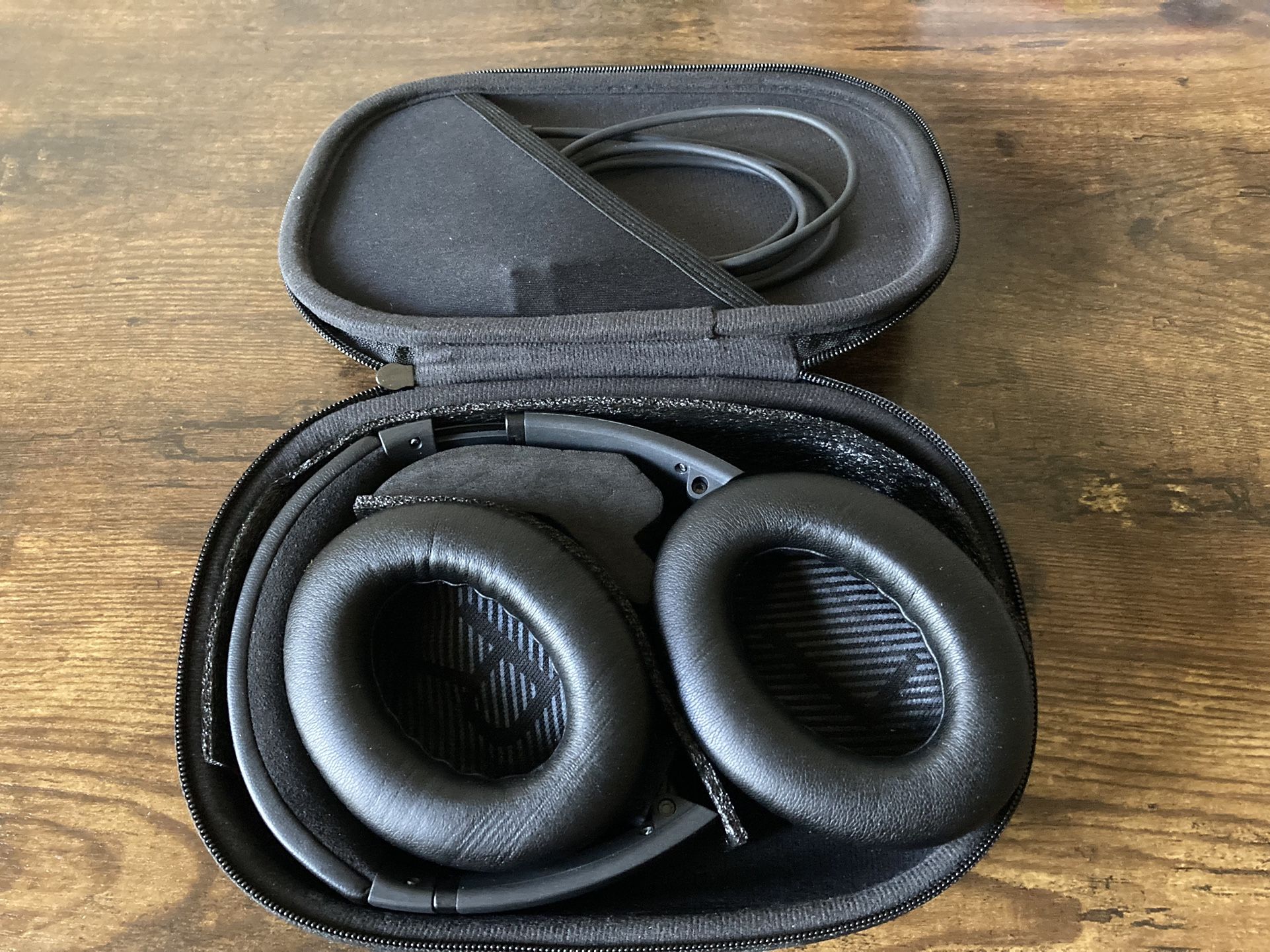 Bose Quiet Comfort 35 II (QC35 ii, wireless, Noise Cancelling)