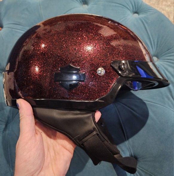 Harley Davidson M Glitter Red Helmet for Sale in Oceanside, CA