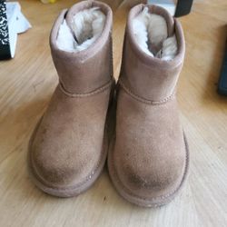 UGG