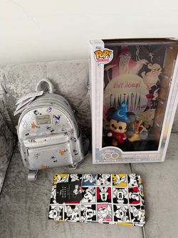 Lote para coleccionistas - Disney 100 Bundle – Loungefly Backpack, Funko Pop & Towels