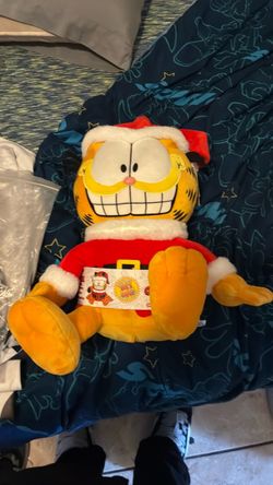 Gadfield plushie it’s moves and shakes