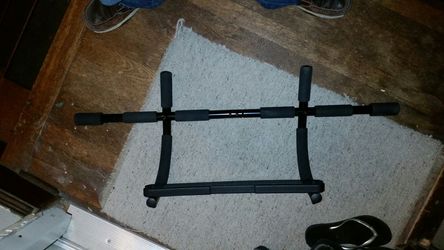 Exercise door bar barely used