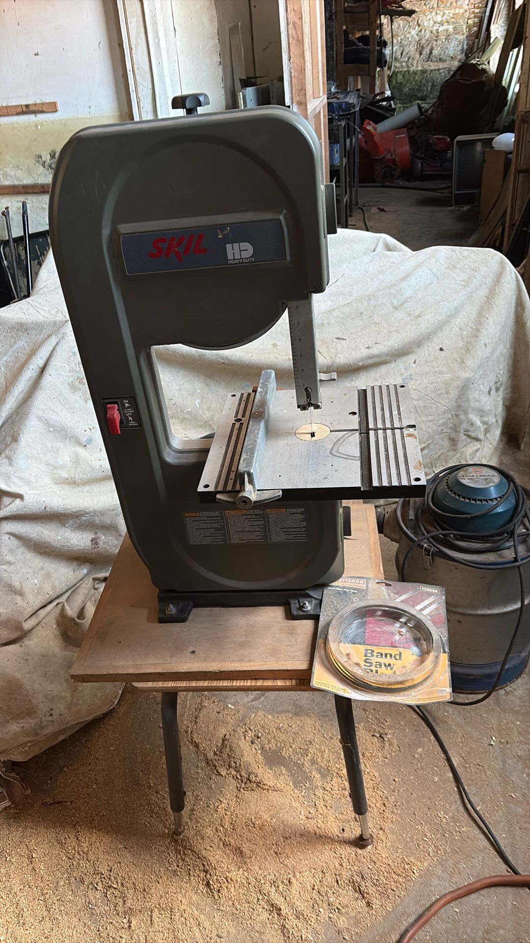 Band Saw With Vacuum