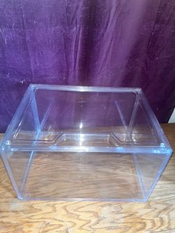 41 x 41 x 33.5 cm, clear boxes