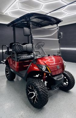 2022 Yamaha has golf cart fully customized