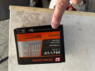 Phosphate-coated drywall screws for attaching gypsum board to wood studs