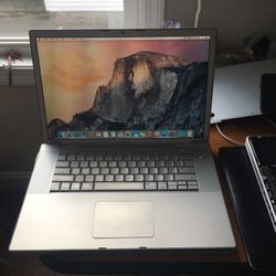 15 inches MacBook Pro 2009 250 GB Hardrive 4 GB Memory Ram No have a battery 🔋 And charger