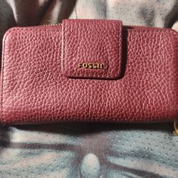 Fossil Clutch gently used