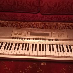 Casio Wk 200 Keyboard 