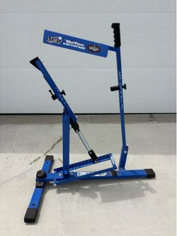 Louisville Slugger Blue Flame Pitching Machine