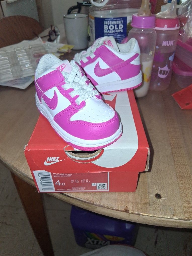 Toddler Girl Nike Dunk Low (Size 4c) White/Fuchsia